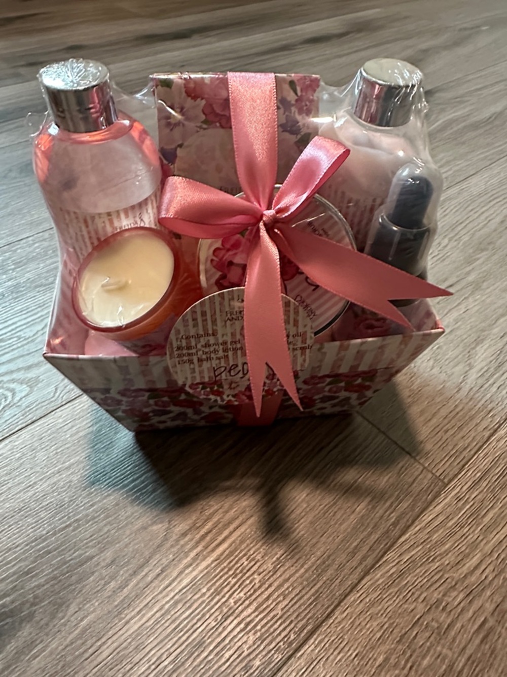 Pink Floral Bath & Body Moisturizer Gift Set